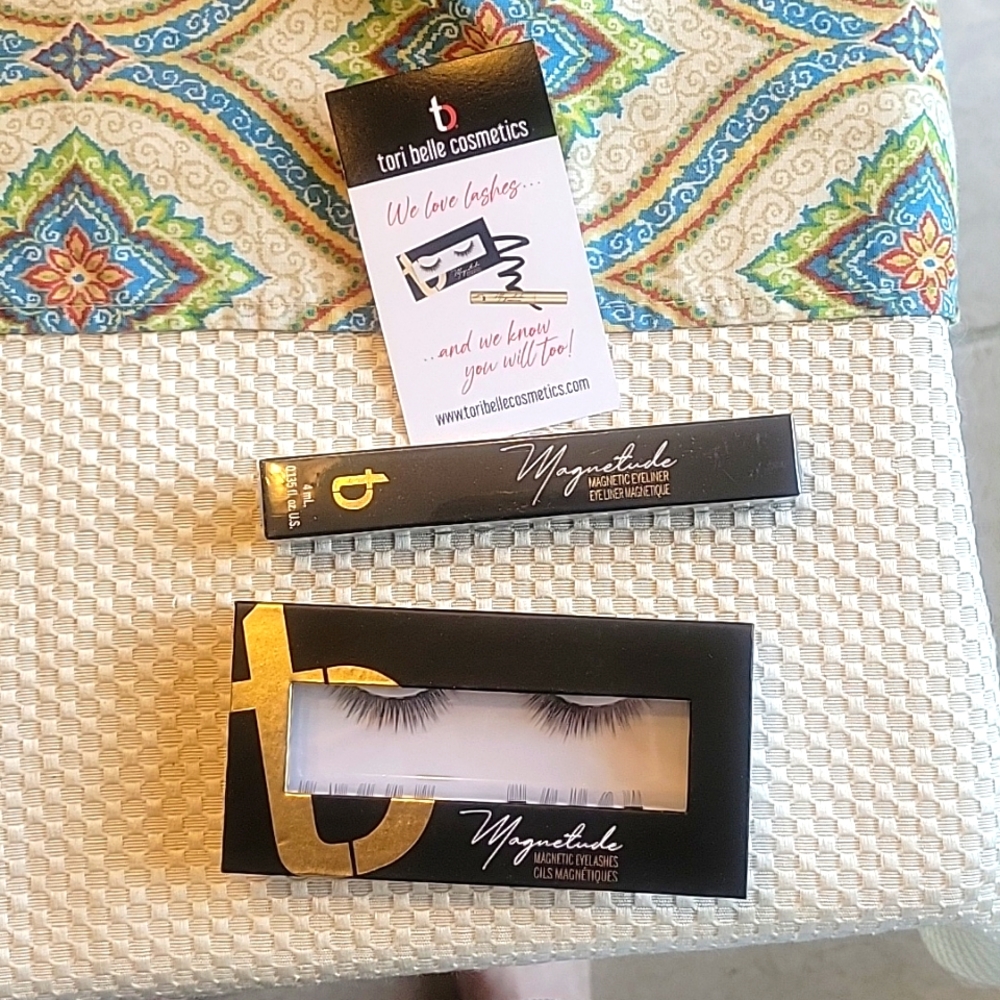 Tori belle cosmetics Magnetude Magnetic Eyelashes and Eyeliner set
